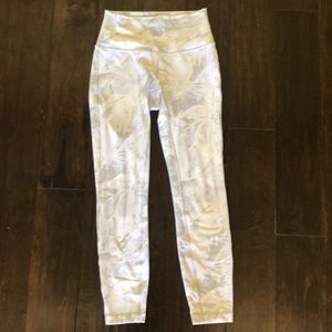 Lululemon Wunder Under size 4 tropical shadow